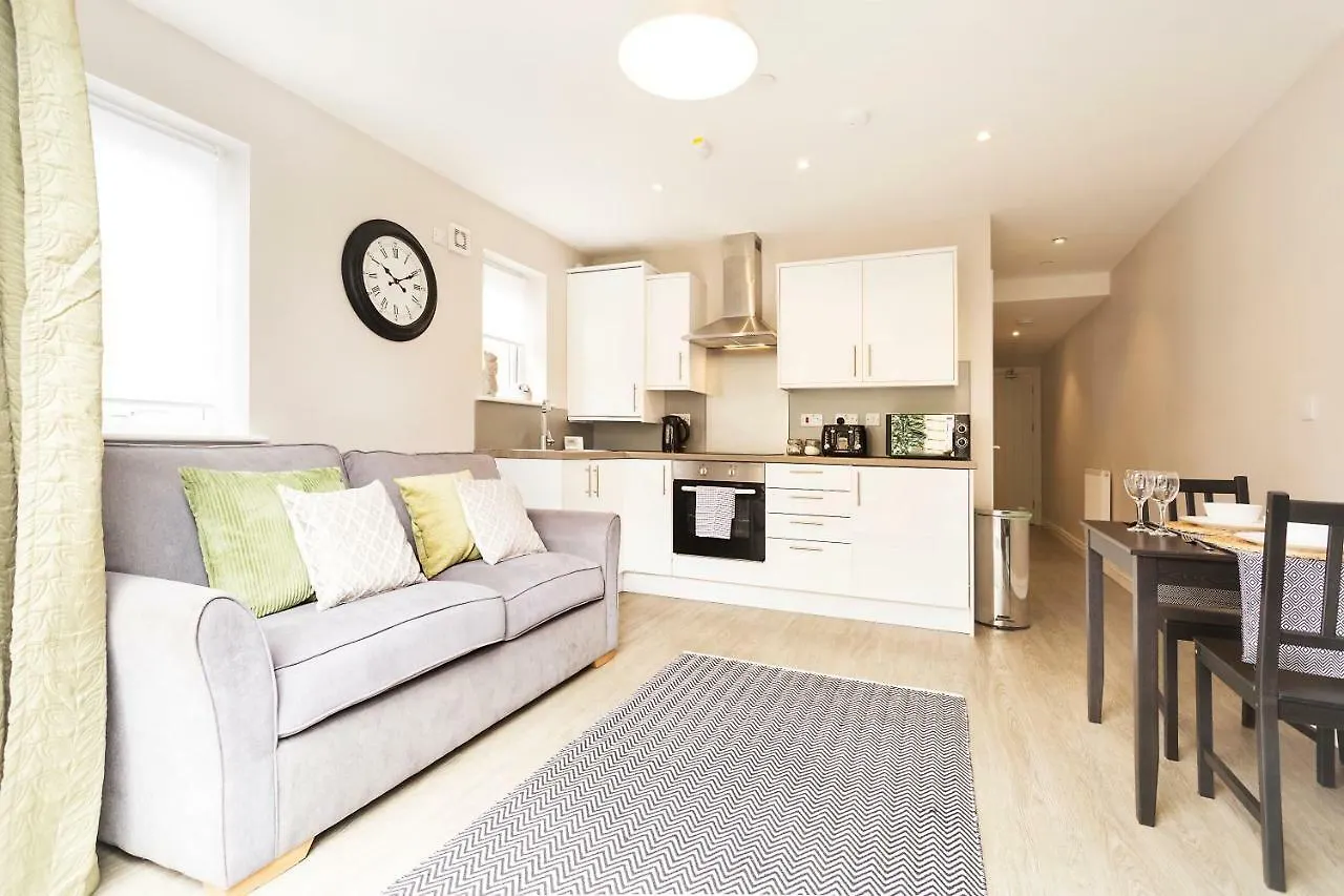 Elm St Home Cardiff 0*,